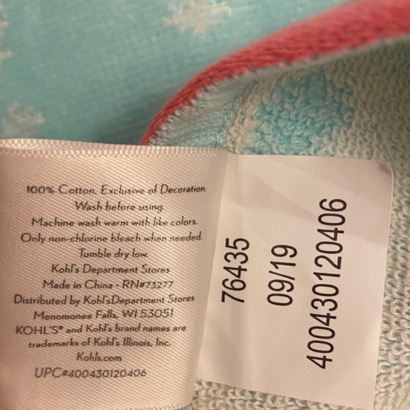 LC Lauren Conrad Polar Bears Hand Towel - Picture 5 of 7